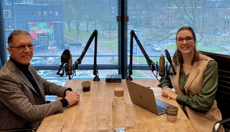 Podcast aflevering 18:  De (on)zin van de tussenpersoon in het acceptatieproces
